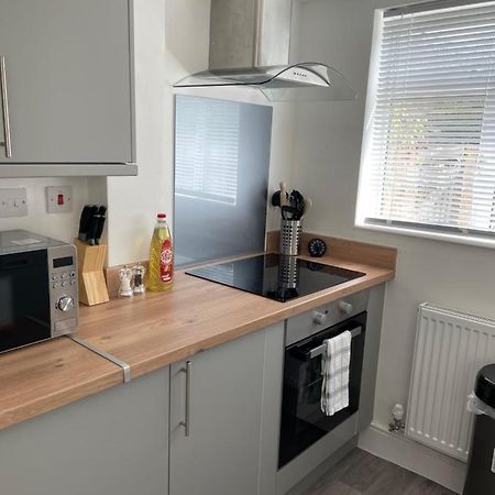 Comfy Home For Contractors And Families With Free Parking - Sage View Aldershot Eksteriør billede