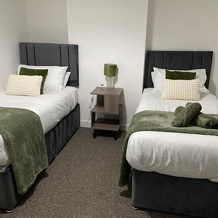 Comfy Home For Contractors And Families With Free Parking - Sage View Aldershot Eksteriør billede