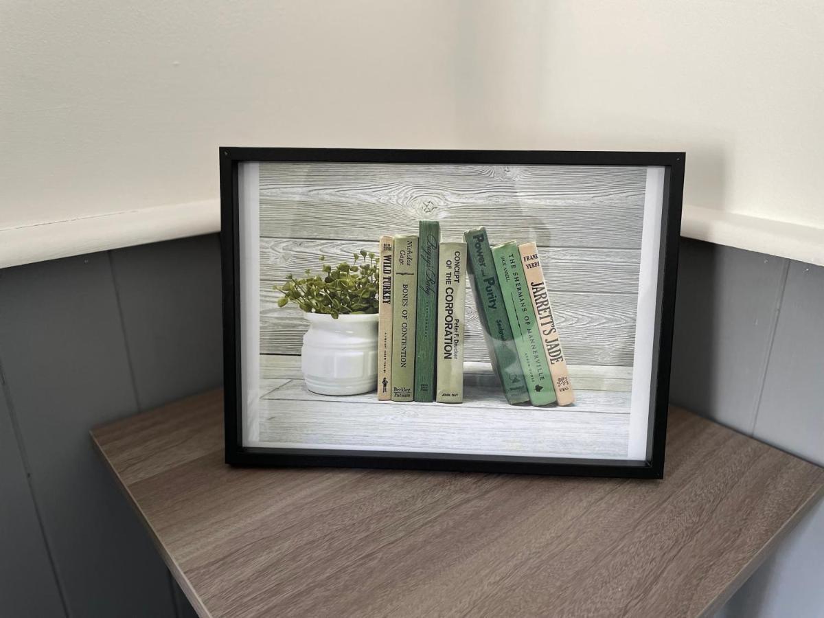 Comfy Home For Contractors And Families With Free Parking - Sage View Aldershot Eksteriør billede