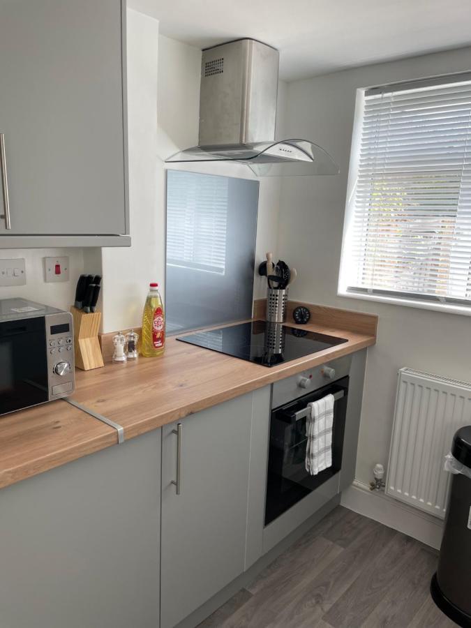 Comfy Home For Contractors And Families With Free Parking - Sage View Aldershot Eksteriør billede