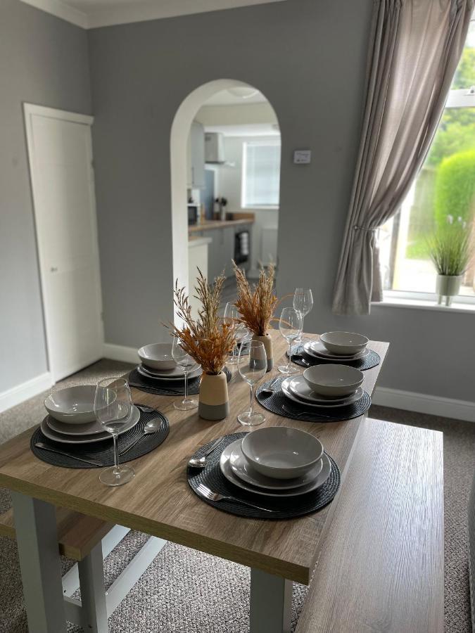 Comfy Home For Contractors And Families With Free Parking - Sage View Aldershot Eksteriør billede