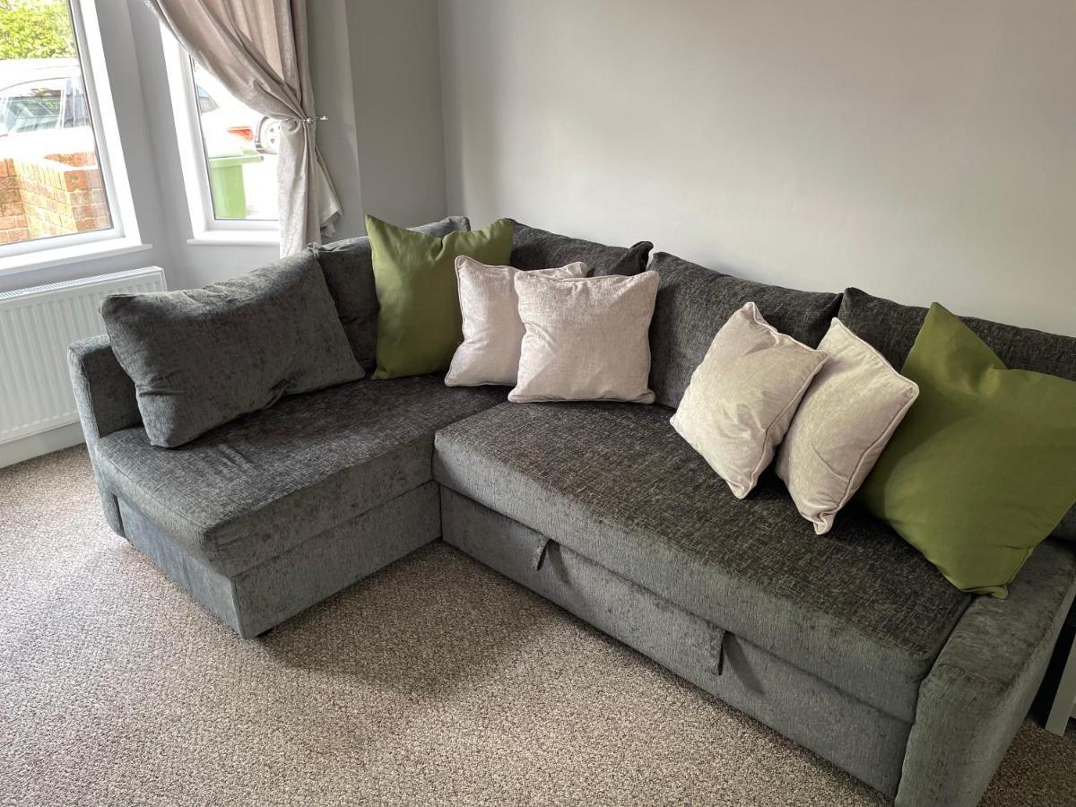 Comfy Home For Contractors And Families With Free Parking - Sage View Aldershot Eksteriør billede