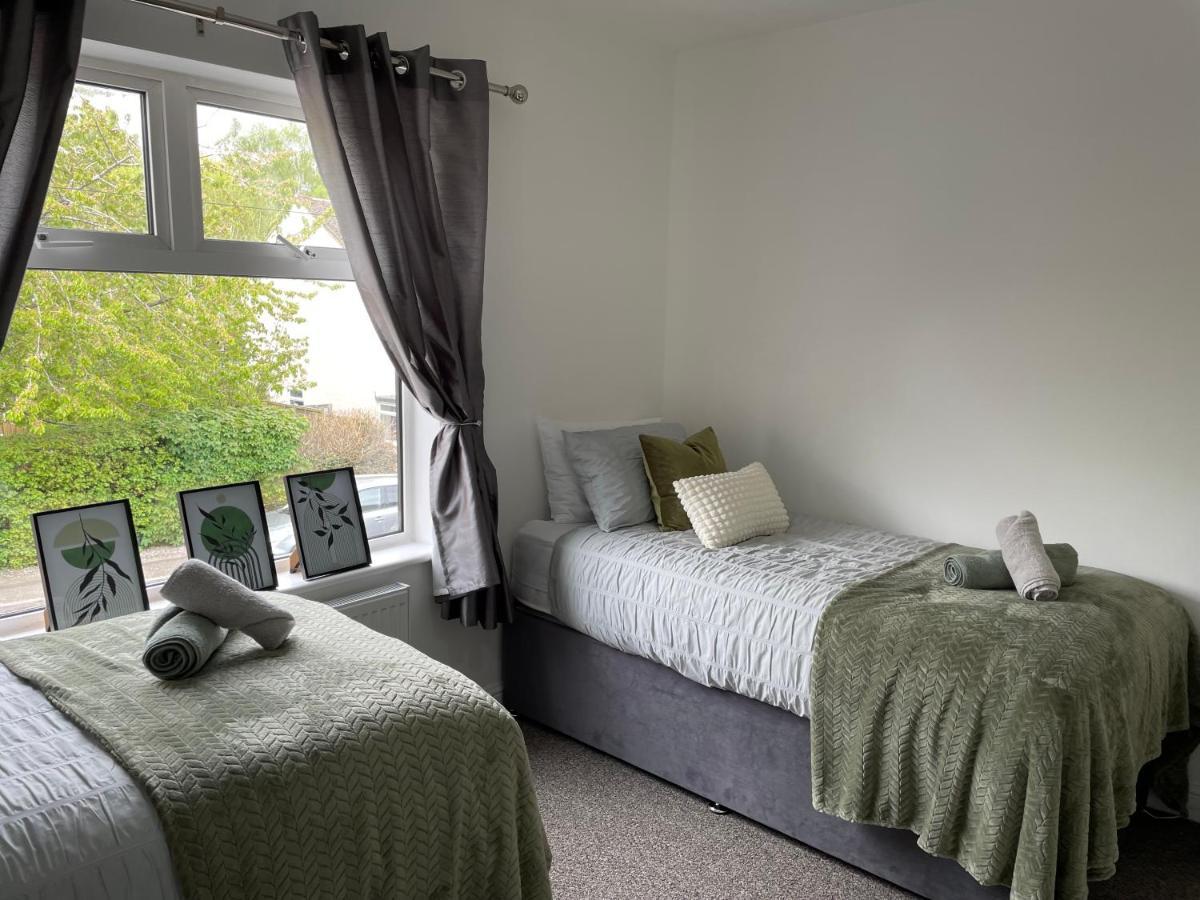 Comfy Home For Contractors And Families With Free Parking - Sage View Aldershot Eksteriør billede